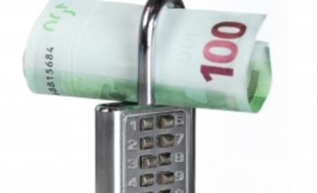 Bloomberg: Богатите печелят пари в пандемията, както никога досега