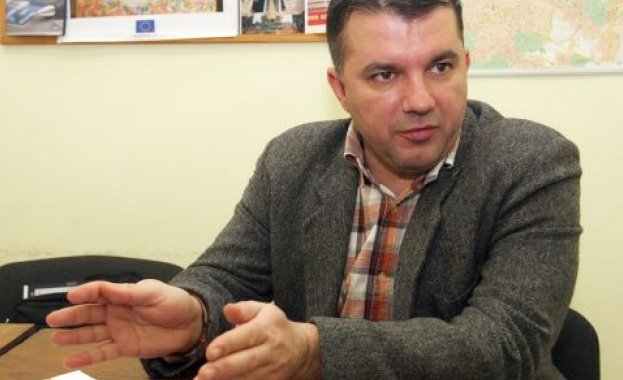 Богомил Николов: Икономиите  ток и отопление се налагат, защото е трудно