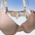 За 10 години гърдите на британките са се увеличили с три размера 