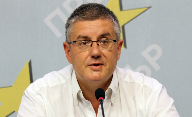 Михалевски: Кметът на Бургас да защити паметника на Альоша!