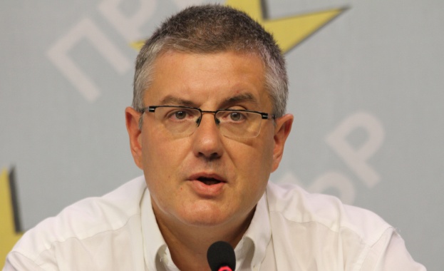 Няма план за строеж на хотели или молове на мястото на корабостроителницата