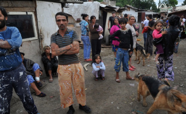 Хипермаркет за гласове - 222-ма роми на един адрес