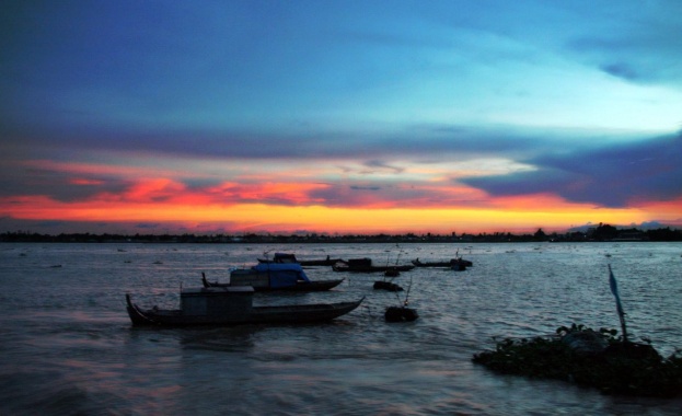 83 тела на загиналите при самолетната катастрофа в Мианмар