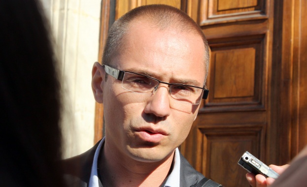 Евродепутатът от ВМРО към МС: Защитете българските интереси