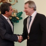 Помните ли посланика, сдружил се с чалгаджийки?