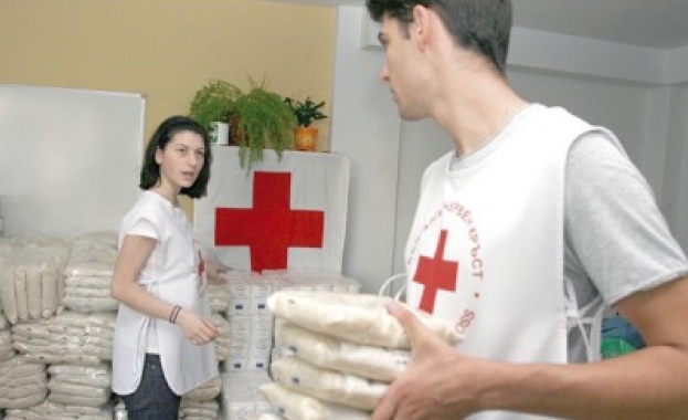 БЧК продължава да подпомага десетки хиляди хора засегнати от пандемията