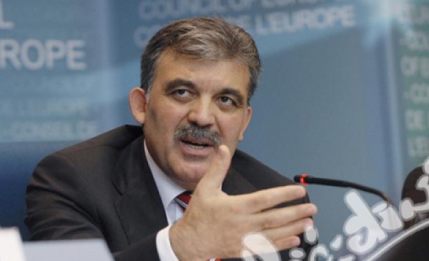 Турският президент подписа закона, разширяващ правата на спецслужбите