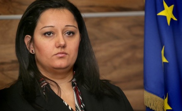 Лиляна Павлова не видя нарушения за обществени поръчки за магистрала "Марица"