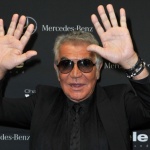 „Кралят на максимализма“ в модата Роберто Кавали остави наследство, надхвърлящо леопардовите принтове и прилепналите по тялото модели