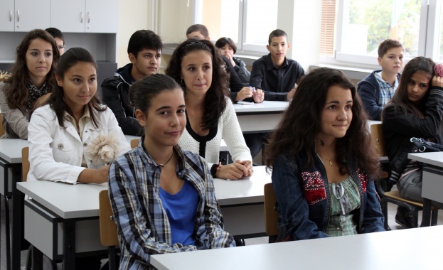 Задочно, дистанционно и вечерно обучение в гимназиите 