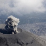 Вулкан изхвърли пепел на 2000 метра височина в Камчатка