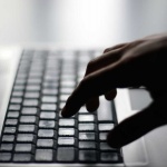 Откраднати лични данни на британски граждани се продават за по-малко от 10 паунда