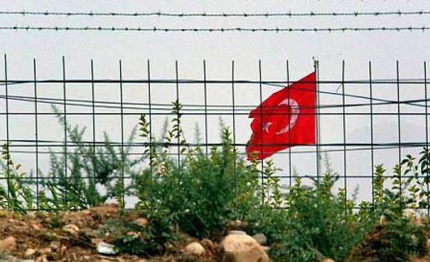 Двама граничари загинаха при стрелба на турско-сирийската граница 