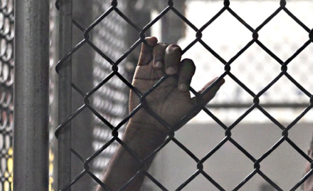 Девет човека загинаха при престрелка в мексикански затвор 