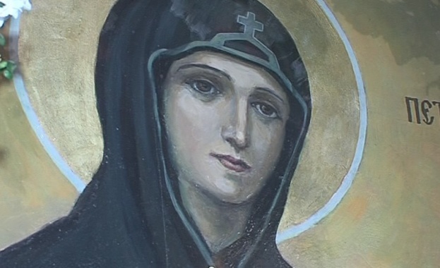 Параскева (Петка) е особено обичана и почитана светица в много