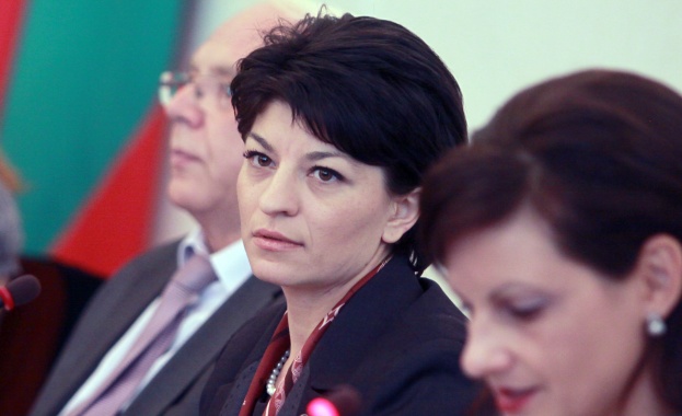 Атанасова: Има проблем с имунизационния календар