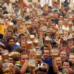 Критика към мерките за контрол на тълпите в Мюнхен след кратко затваряне на Октоберфест