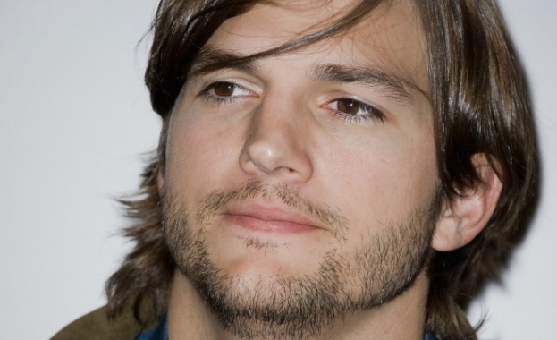 Аштън Къчър запова работа в Lenovo