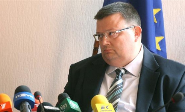 Ако някой иска беззъба прокуратура, трябва да я търси другаде