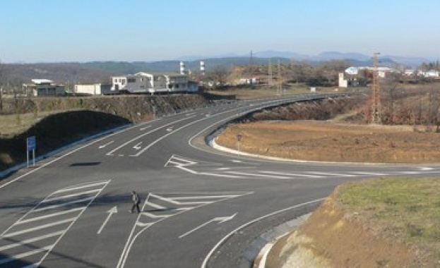 До края на януари отварят новия път за Маказа от „Джебел" до Подкова