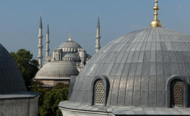 Мюсюлманите празнуват Рамазан Байрам