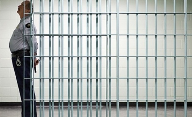 Оставиха в ареста задържания за купуване на гласове кмет