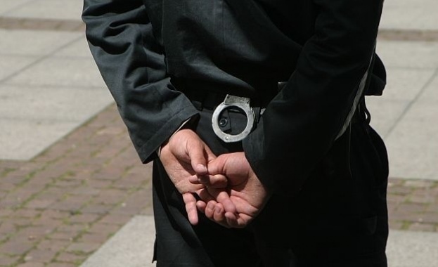 Полицай от Стамболийски арестуван за подкуп