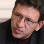 Исканата оставката на шефа на НЗОК - недопустима намеса на изпълнителната в законодателната власт