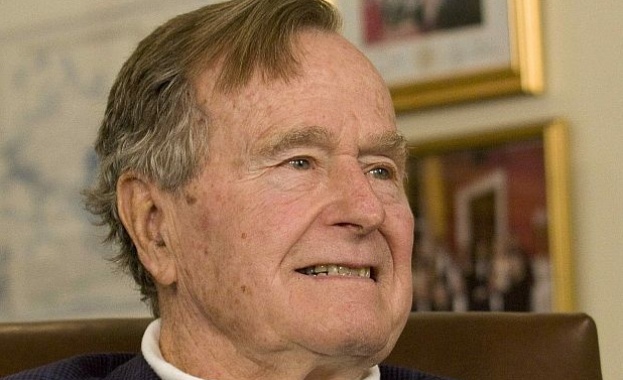 Изписаха Джордж Буш-старши след 13 дни в болница