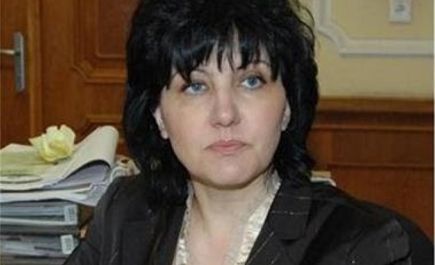 Миков: И вие ли искате интимна покана от премиера?; Караянчева: Фантазирай си!