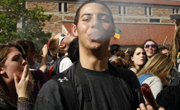 Пушенето на марухуана в част от центъра на Амстердам ще бъде забранено