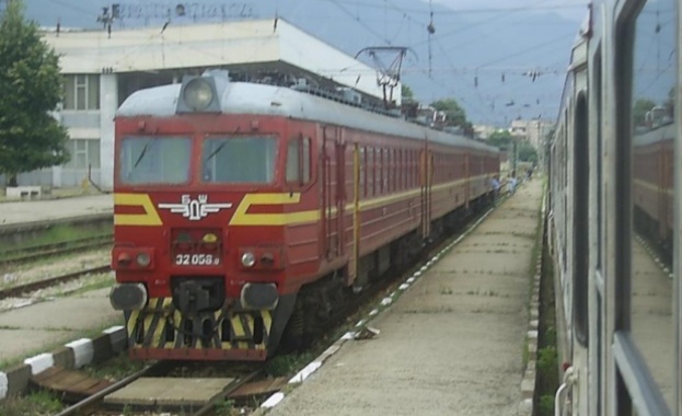 Влак прегази детенце на 7 годинки