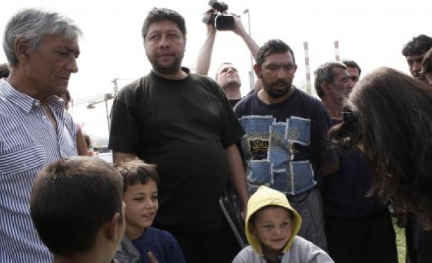 Роми бият, грабят парите и телефоните на деца в Бургас