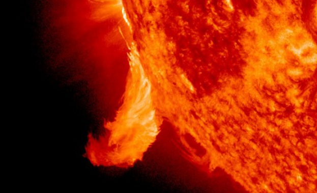 Три силни изригвания за денонощие: Слънцето се доближава до пореден максимум