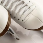 Русия води в олимпийския отборен турнир след пързалянето на Кондратюк