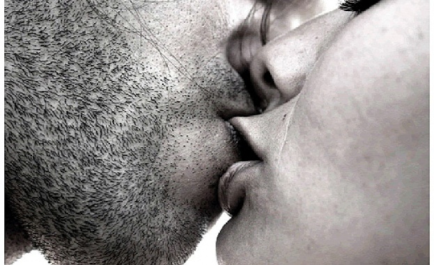 Целувка издаде крадец