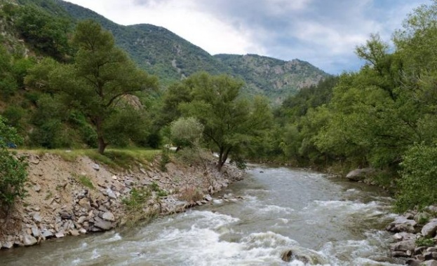 Нивата на реките Струма и Места се повишават Нивата на реките Струма и Места се повишават
