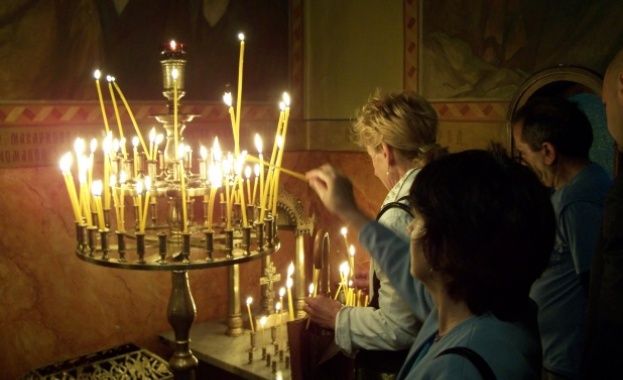 Св. мъченици Памфил и Порфирий и дружината им