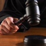 Полски съд глоби жена, събрала 20 000 на парти сред природата 