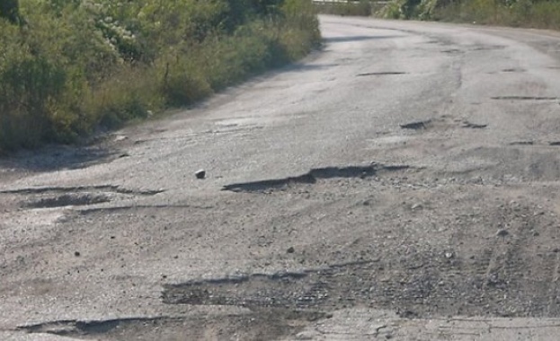 Два протеста заради лоши пътища в страната