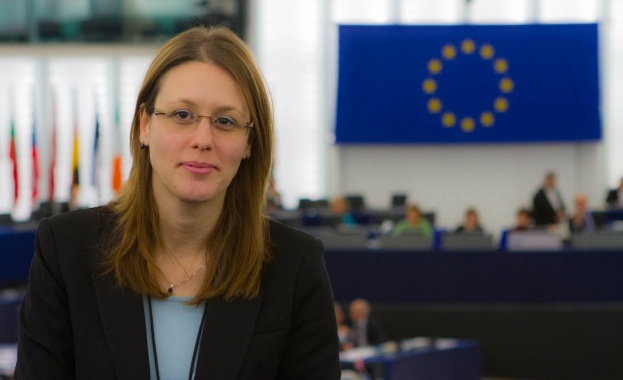 Панайотова призова ЕК да обяви 2017г. за година на предприемачеството