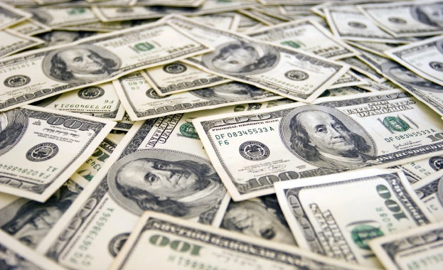 Анализатори: Доларът значително губи от силата си