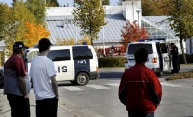 17 годишен младеж застреля ученичка и рани неин съученик в кафене