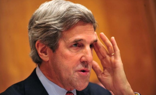 Кери неочаквано пристигна в Афганистан