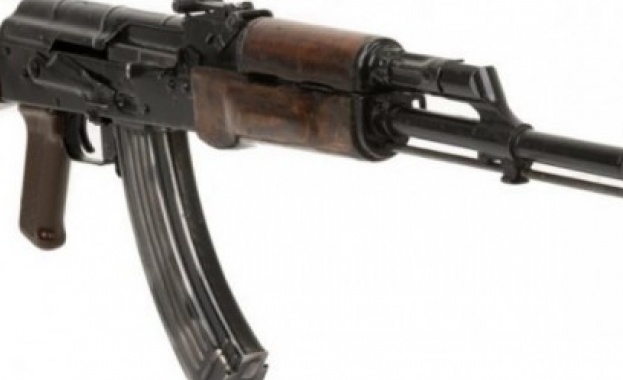 Петима с калашници ударили фармацевтичния склад в София