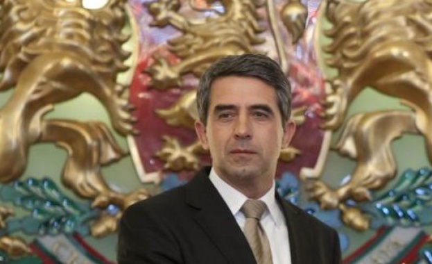 Плевнелиев: Моля, покажете всичко от тефтера на Златанов