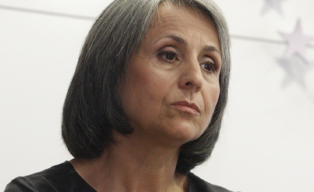 Попова: Бежанците трябва да бъдат приети