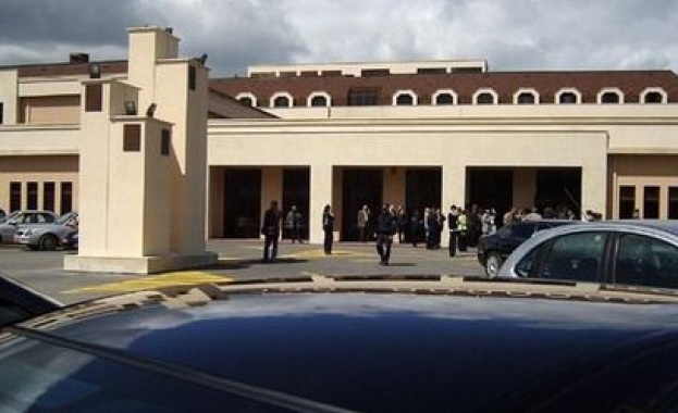 ДАНС засякла съмнителни преводи към бежанци у нас