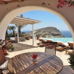 Падат приходите от туризъм в Гърция