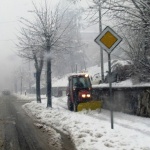 Два сигнала за закъсали автомобили са подадени в полицията заради снеговалеж по високите части на област Смолян
